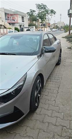 هیوندای ئەلەنترا